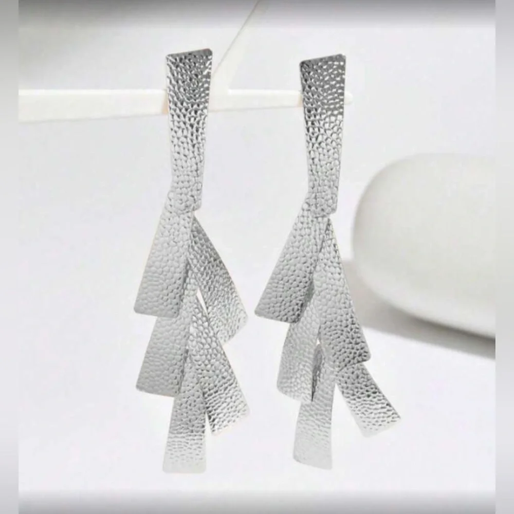 ✨NEW Metallic Elegant Silver Geometric Statement Earrings